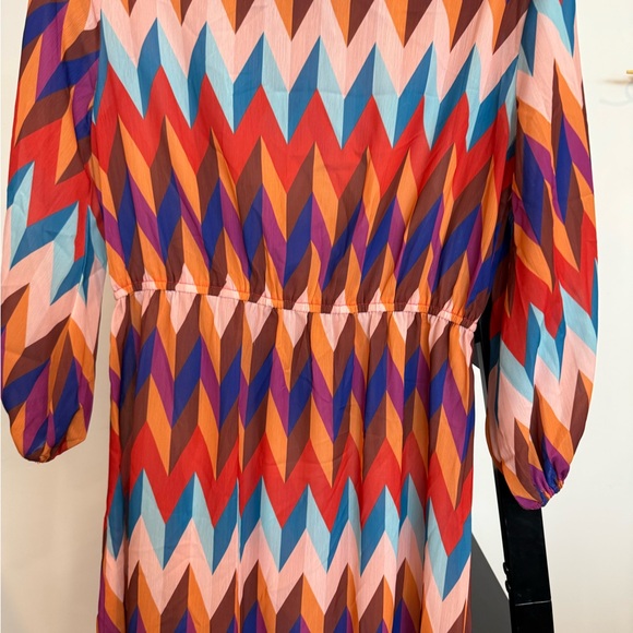 Colorful Geometric Pattern Dress - Picture 4 of 5